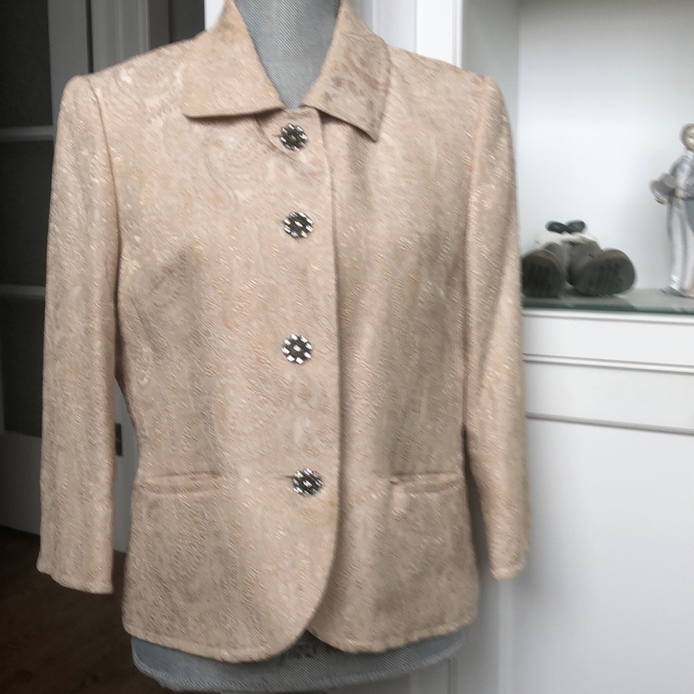 Cream paisley Caslon blazer, fully lined with 3/4 length sleeves